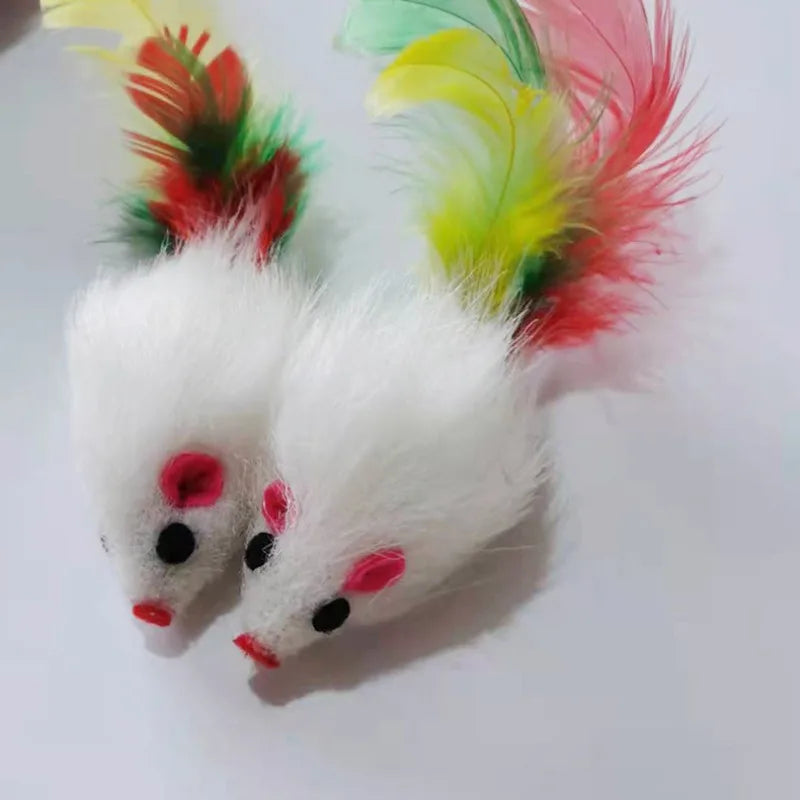 Engaging and Fun Interactive Cat Toy: Soft Fleece Mouse with Colorful Feathers for Endless Playtime!