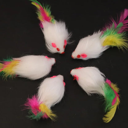 Engaging and Fun Interactive Cat Toy: Soft Fleece Mouse with Colorful Feathers for Endless Playtime!